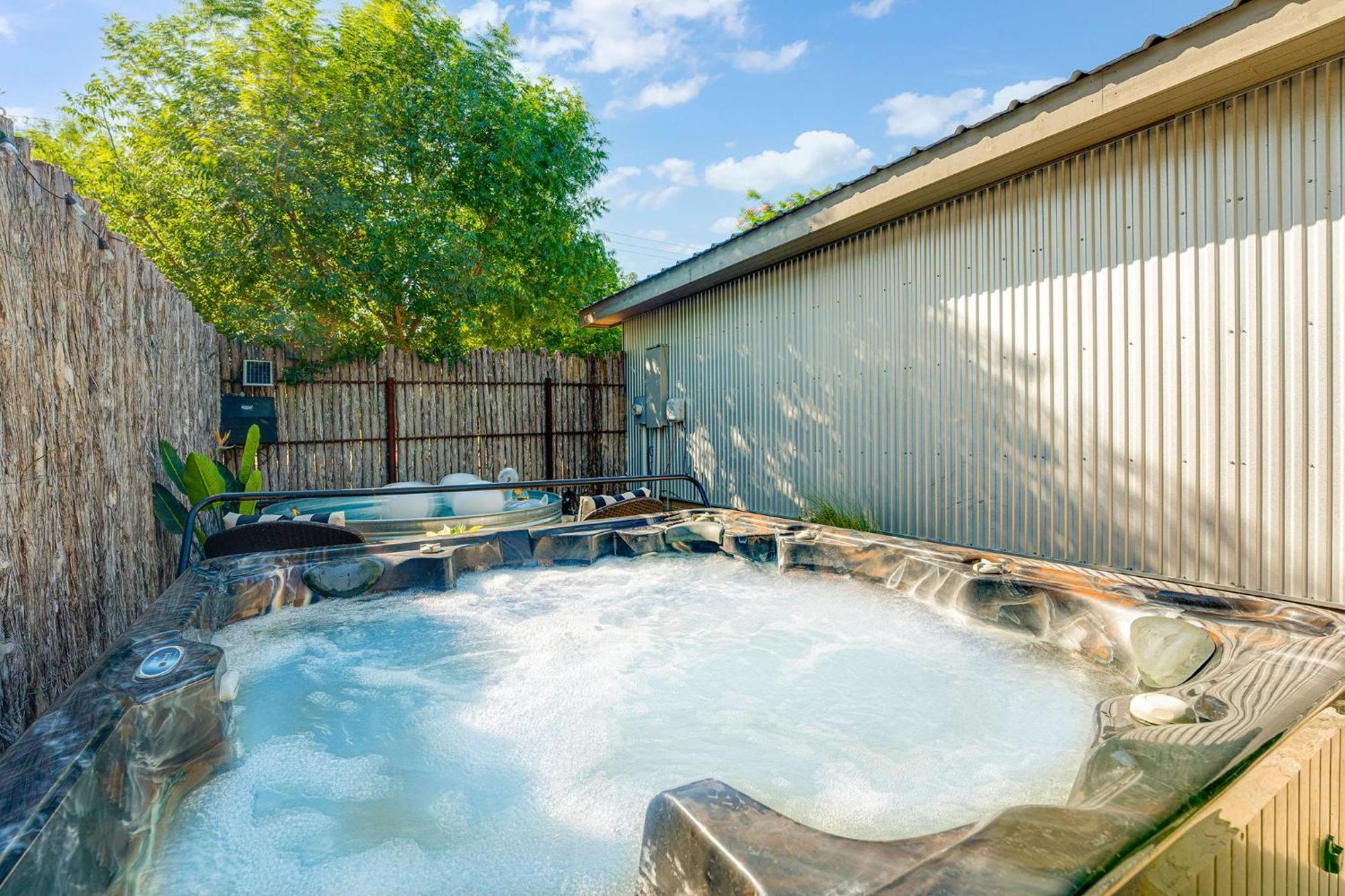 Claret House Full Kitchen And Private Hot Tub Villa Fredericksburg Exterior photo